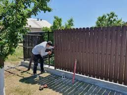 Vand garduri și porți