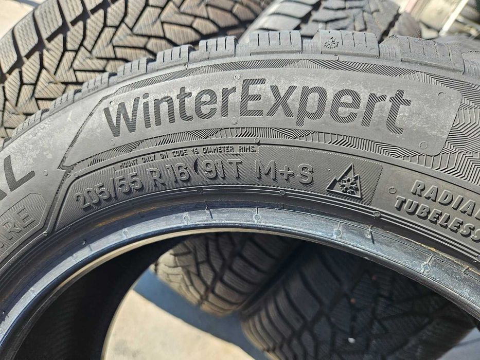 4бр. 205/55 R16 зимни UNIROYAL 2023г. 8.5-9мм