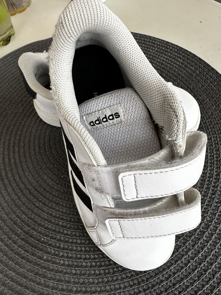 Pantofi sport Adidas baieti nr 27