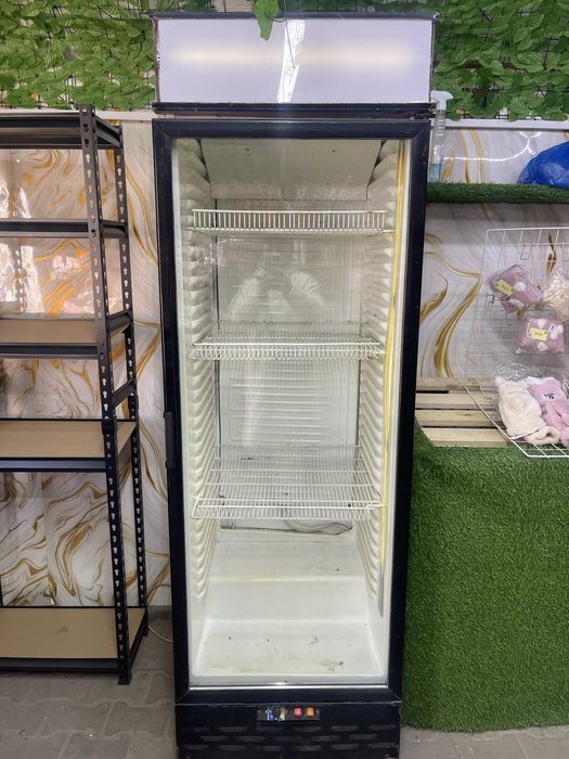 Витринный холодильник