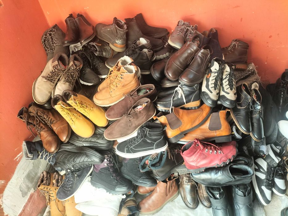 Vând  engros Bocanci de barbati