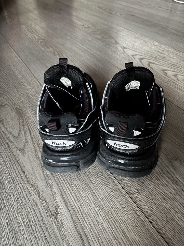 Balenciaga track 40 номер