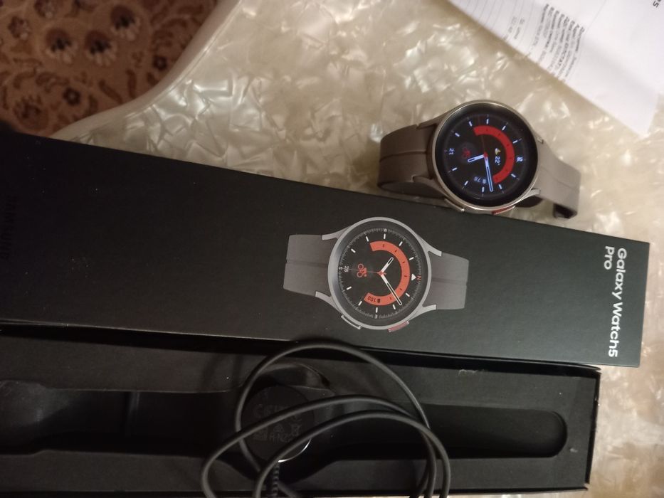 Часовник нов в гаранция перфектен