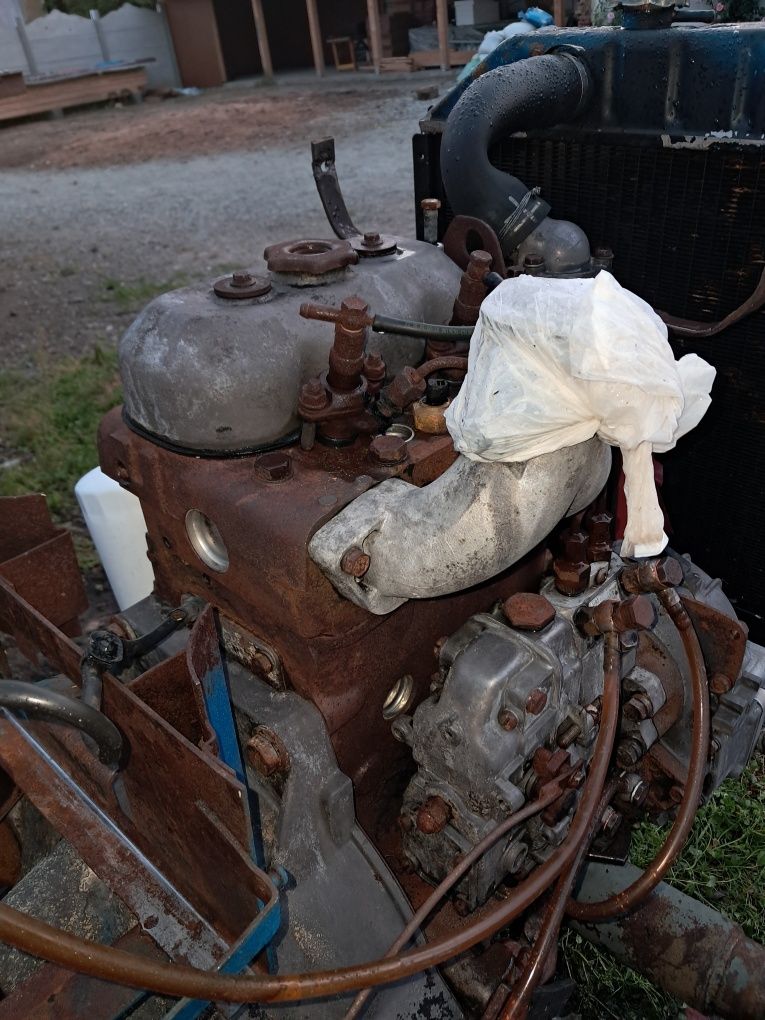 Motor ptr. tractor în 2 pistoane FIAT - 300