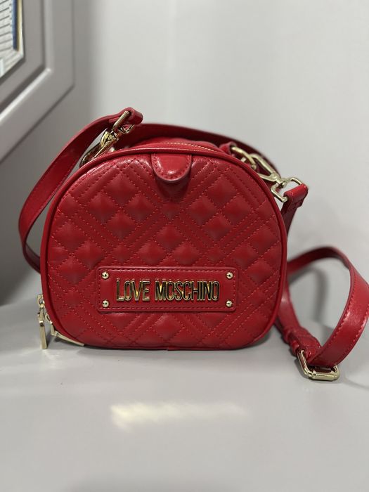 Чанта на Love Moschino червена .Използвана много малко.
