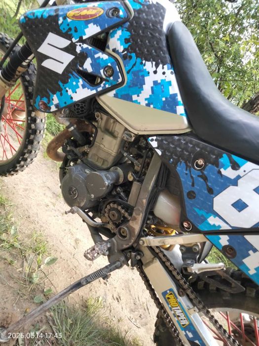 Vand enduro suzuki drz400 4t sau aștept unele oferte