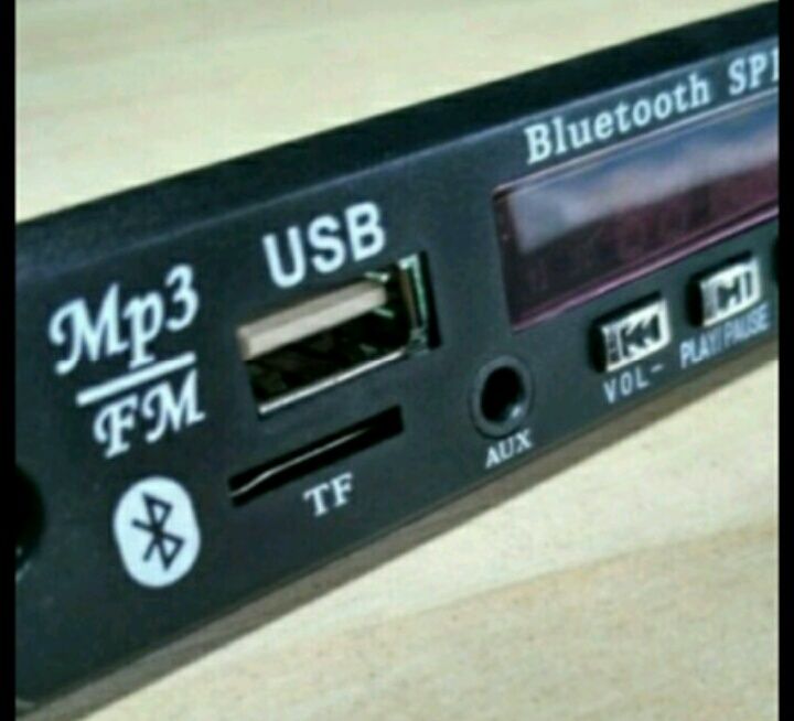 Interfață radio, Bluetooth, USB, mp3.