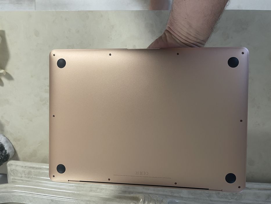 Macbook Air 13 Retina 2020 Gold - Intel i3 8GB RAM DDR4 256 SSD