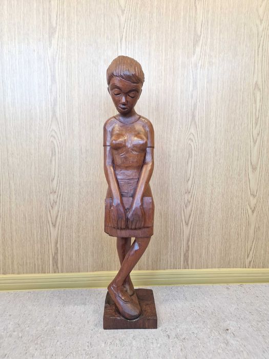 Статуетка дърворезба 69 см.