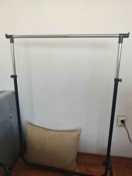 Сглобена закачалка за дрехи