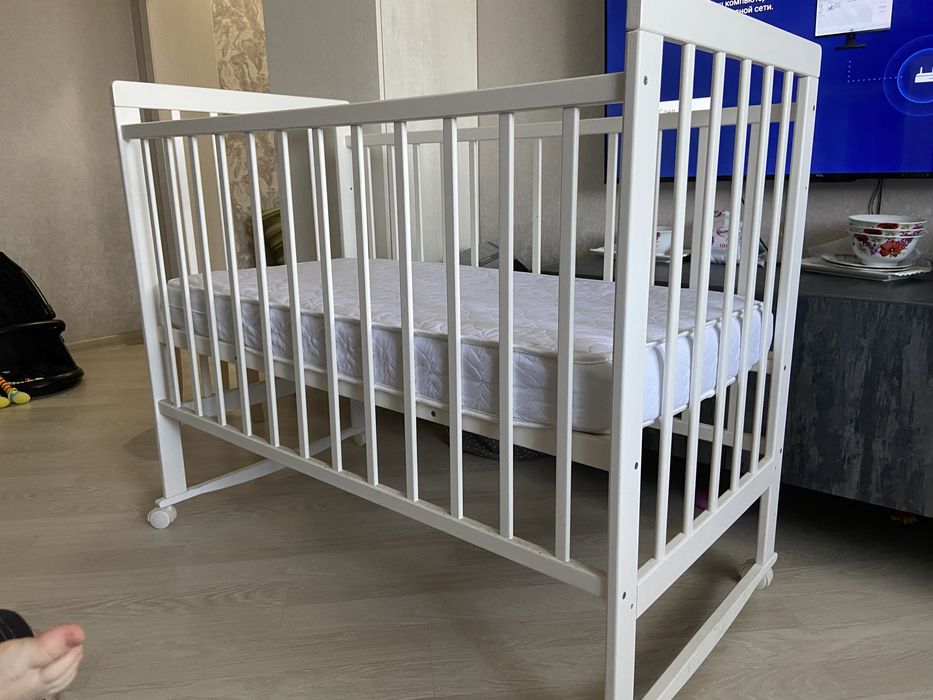 Продам детскую кроватку