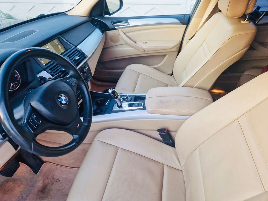 BMW X5 Mașina este în stare perfectă de funcționare