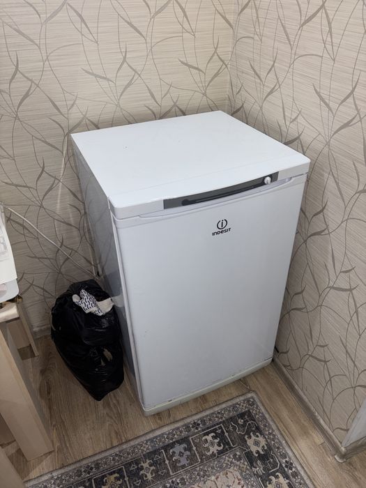 Морозильная камера,морозильник в хорошем состояний