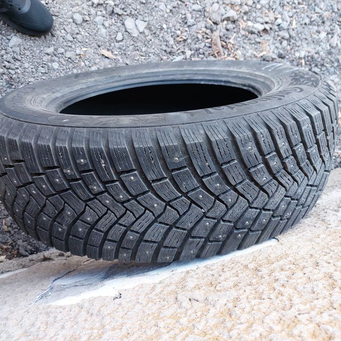 Резина в отличном состоянии! Почти новая225,65,17.