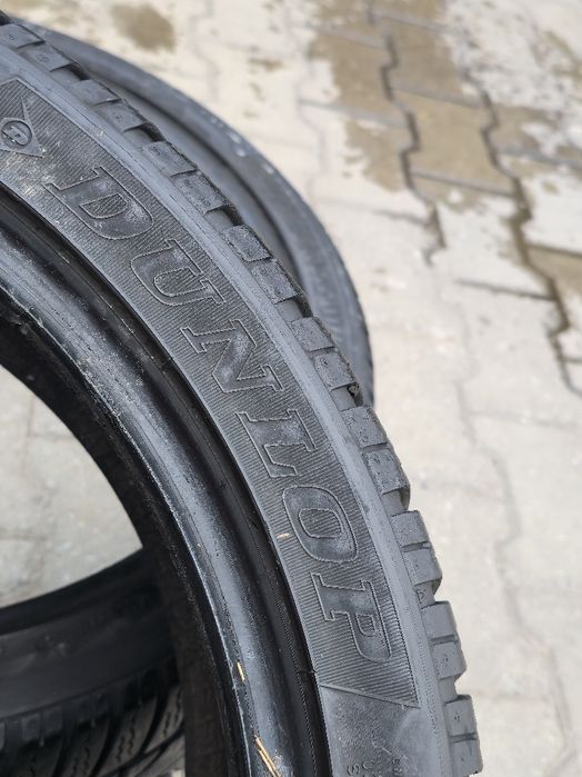 235 40 19 Dunlop