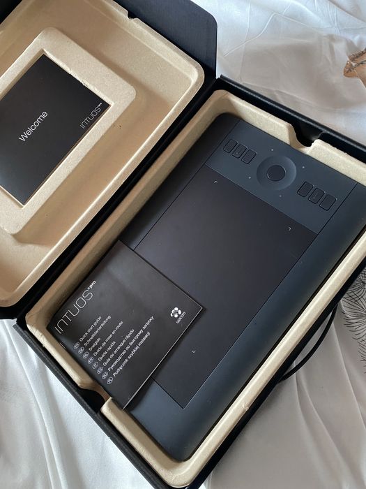 Tableta grafica Wacom Intuos Pro