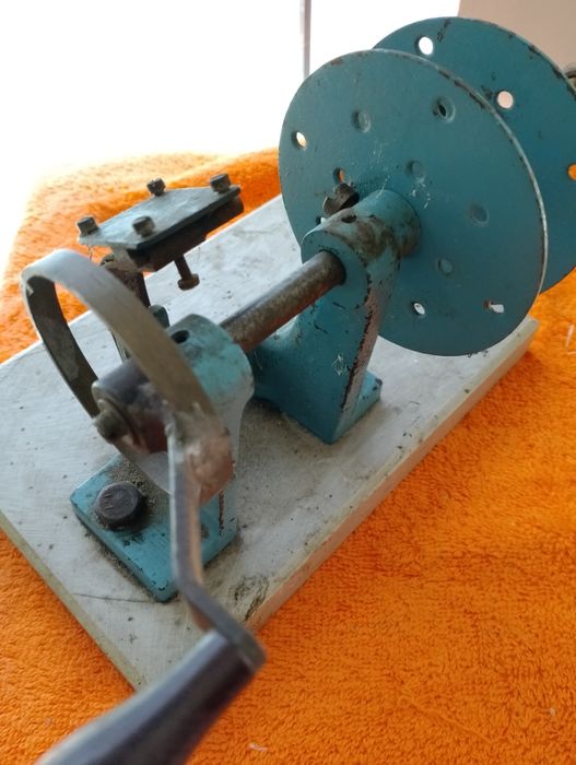 Aparat de bobinat manual