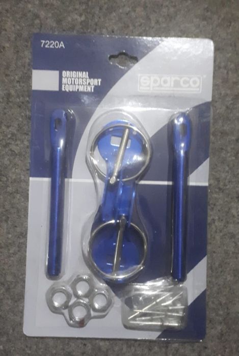 Крепление на капот