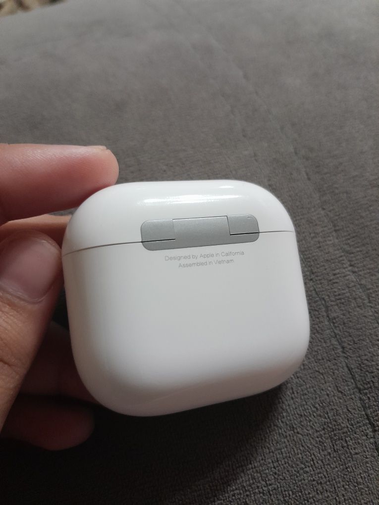 AirPods 4 оригинал 


---

AirPods 4 ор