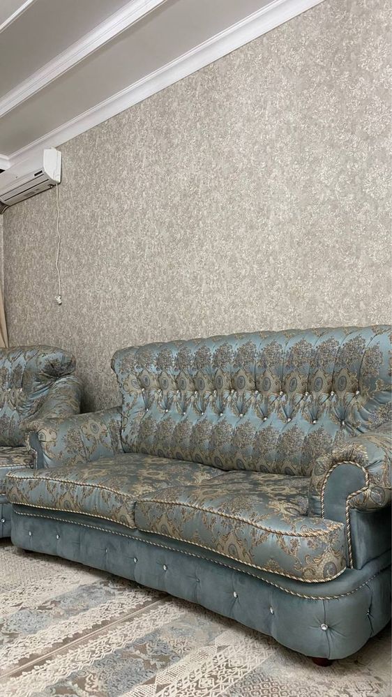 Продаю качественный диван