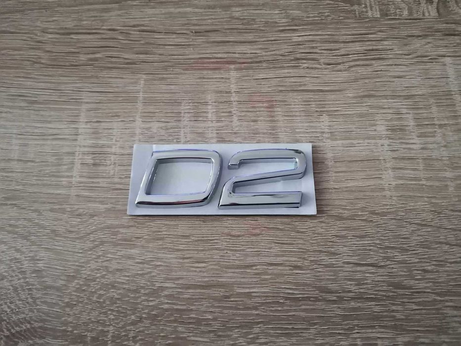 сребристи емблеми Волво Volvo D2