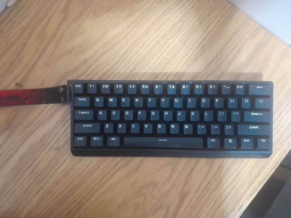 Продаю магнитную клавиятуру