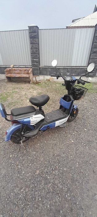 Продаю скутер Leopard