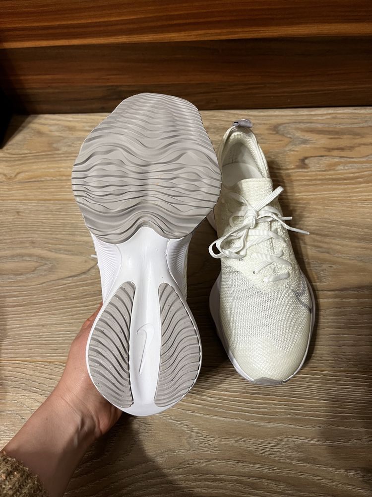 НОВИ Nike Air Zoom / Flyease
