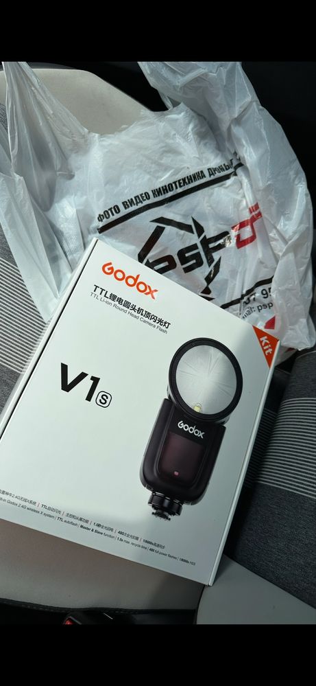 Вспышка Godox V1 TTL новая