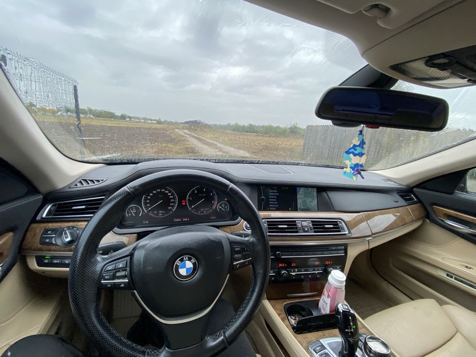 Vand / schimb bmw seria 7 f01 2009 30d 245cp ( schimb doar cu duba )