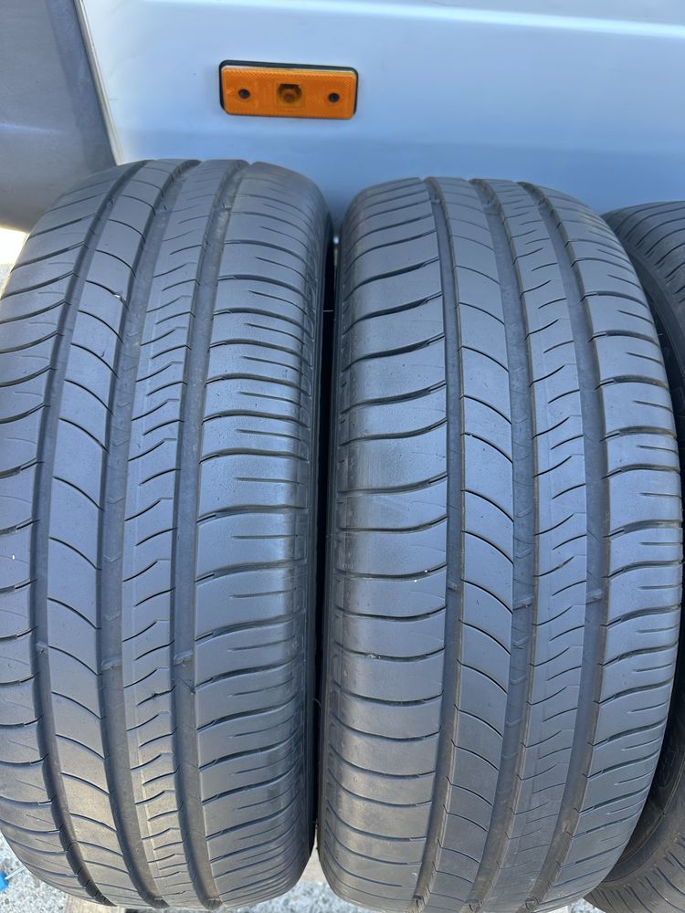 205/60/16 Michelin dot22