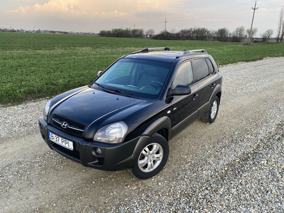 Hyundai Tucson 2.0 diesel 4x4 140cp Piele perforata / Trapa / Climă