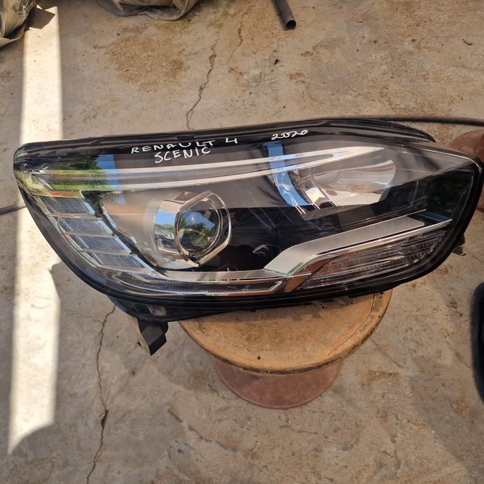 Renault SCENIC 4  2020 десен фар