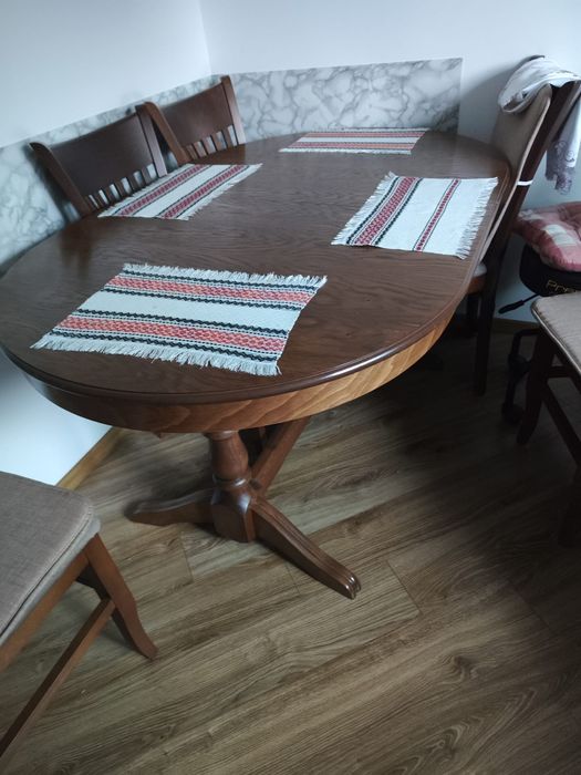 Vând masă extensibilă pentru living sau bucătărie