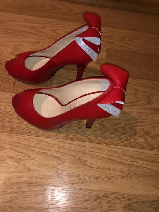 NOU- Pantofi dama,piele naturală, model deosebit, mărimea 39