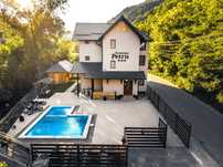 Cazare/Cabana/Pensiune cu piscina încălzită