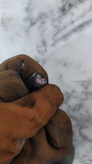 Кабель, плинтус, труба ППУ.