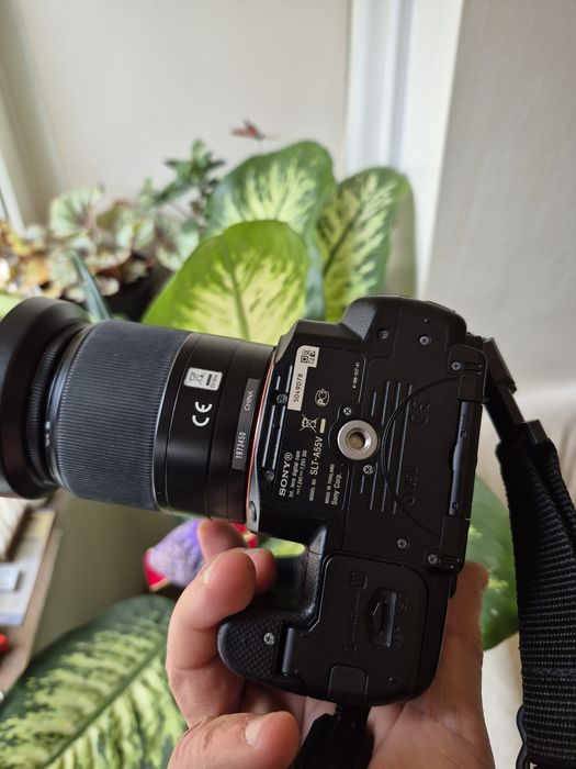DSLR Sony Alpha A55V cu obiectiv Sony 18-70mm