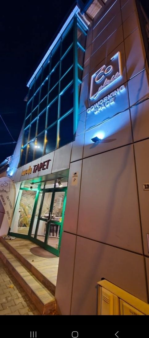 Birou privat, într-o clădire de birouri (coworking)