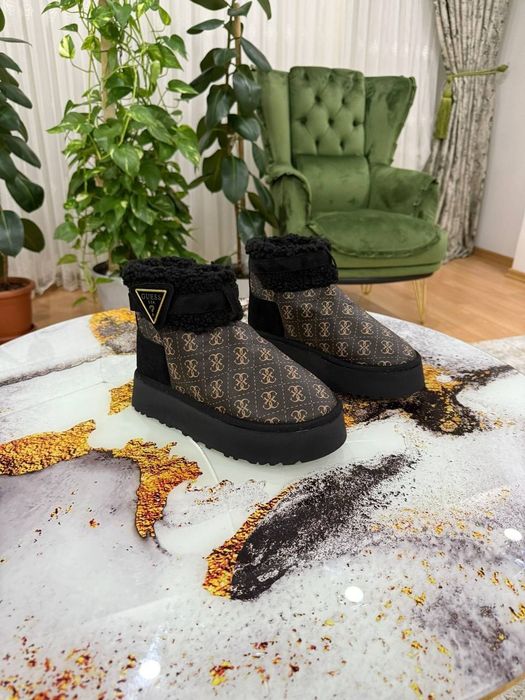 Ugg -uri Guess damă