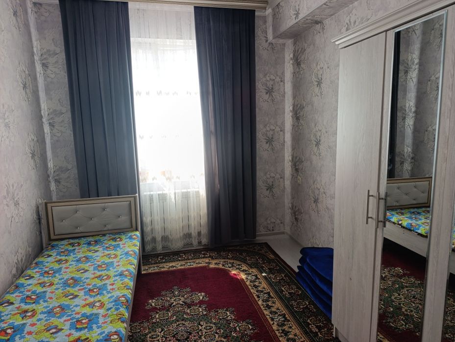 Uy sotiladi Zomin markazida