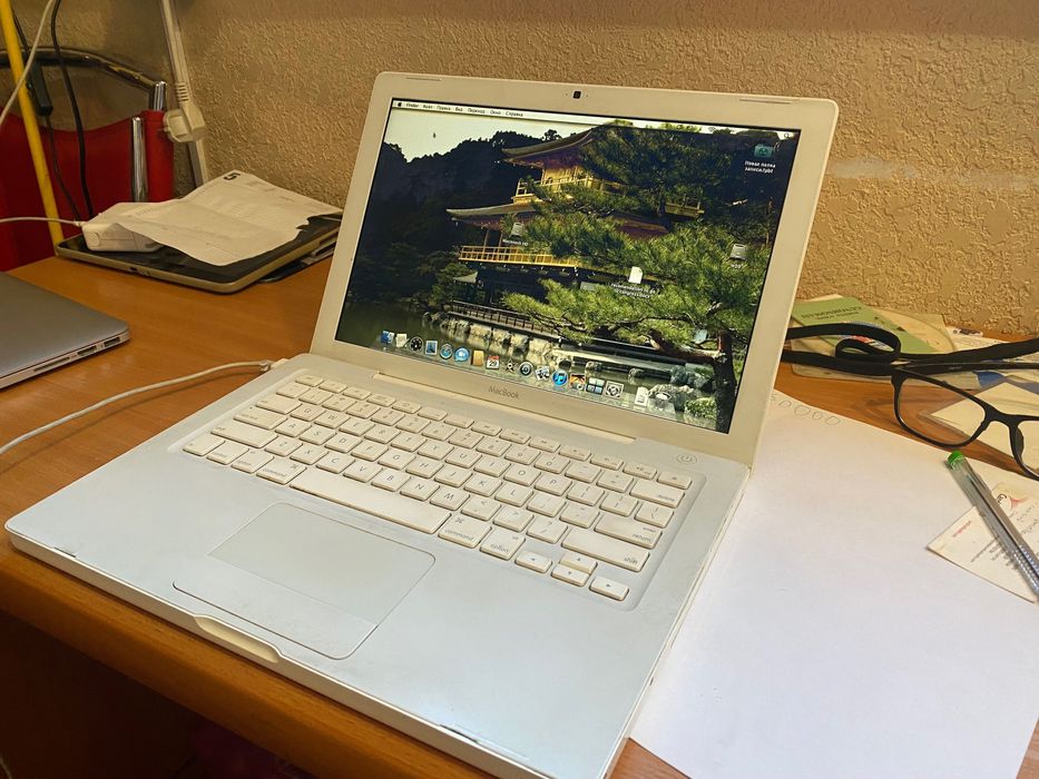компьютер Mac Book 13 2010