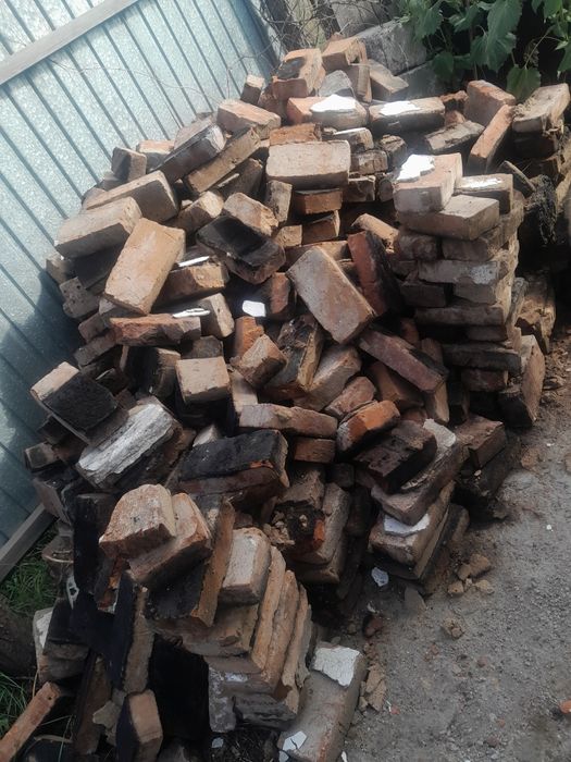 Кирпич красный продам