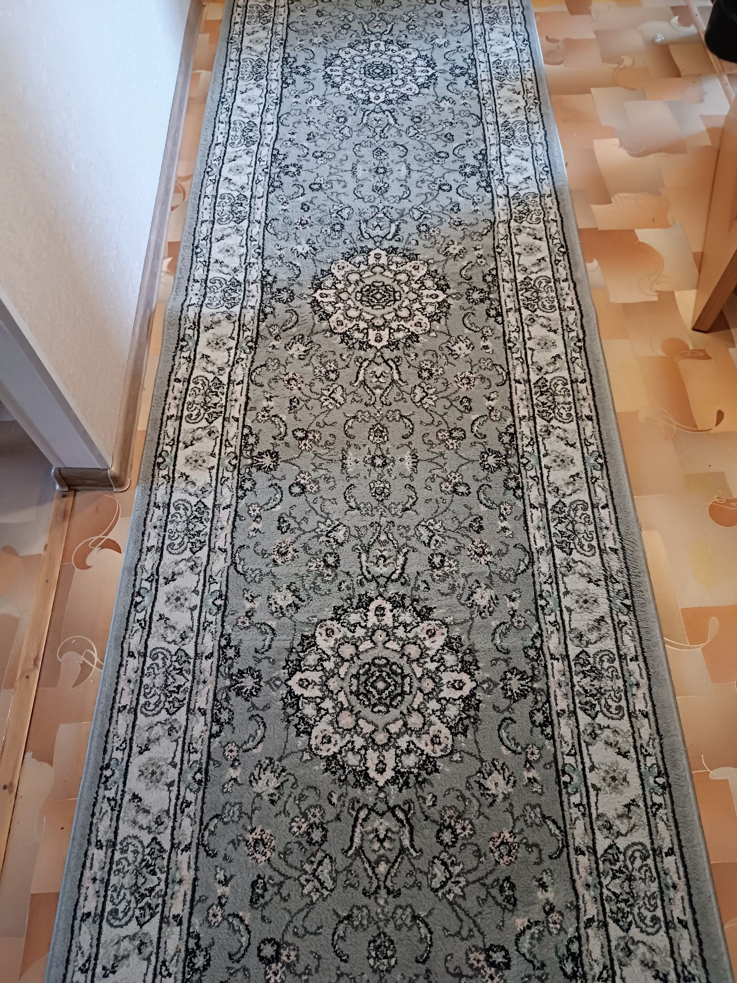 Продам ковер и ковровую дорожку