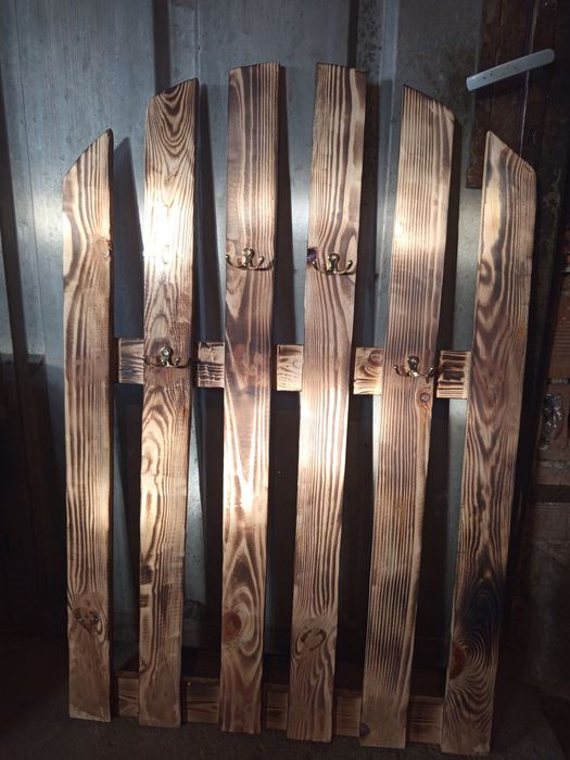 Закачалки от иглолистна дървесина