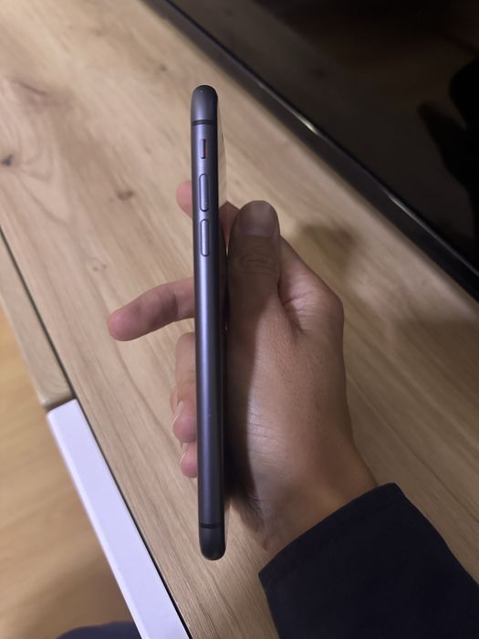 Iphone 11 64GB baterie 85%