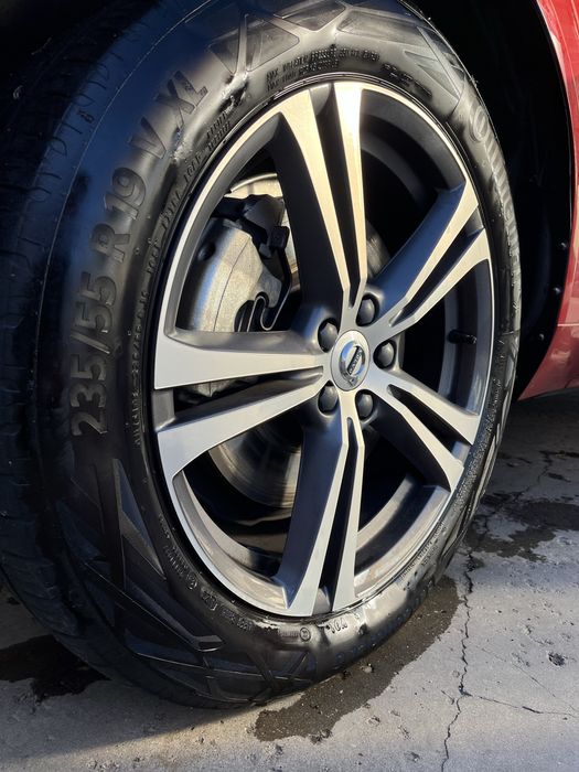 Jante cu anvelope/235/55/19 originale Volvo! Anvelopele au rulat 2 sez