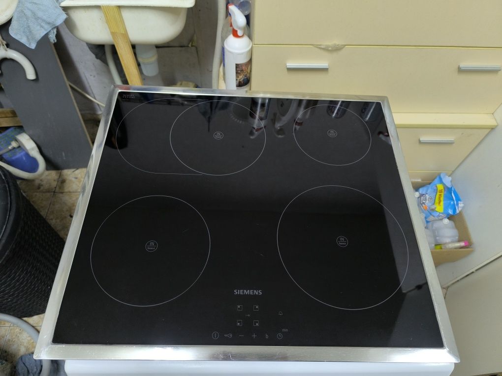 Индукционен плот Siemens EH645BB17E