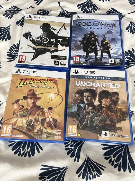 Vand consola ps 4 si 4 jocuri ps 5