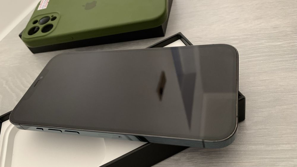 iPhone 12 Pro max . 256 gb . 77%
